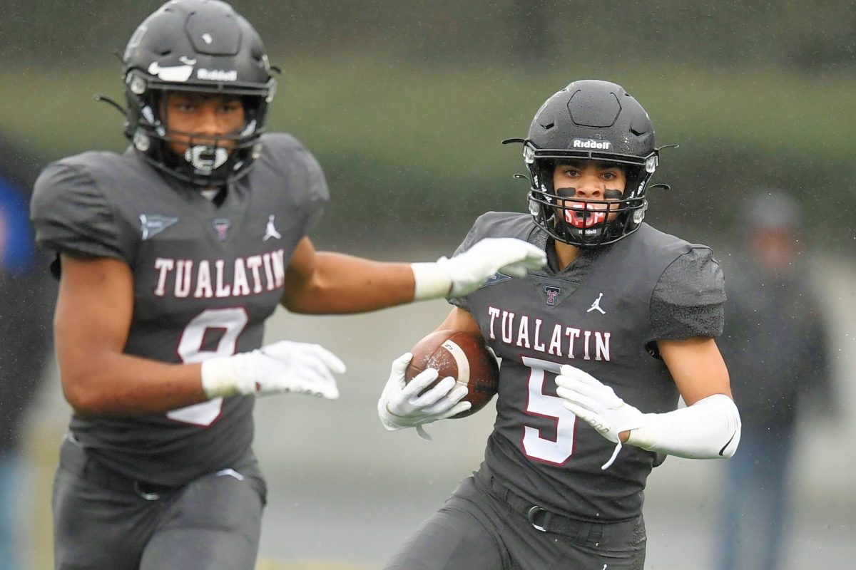 Tualatin.Central-Catholic.6A-football-final.Leon-Neuschwander.7